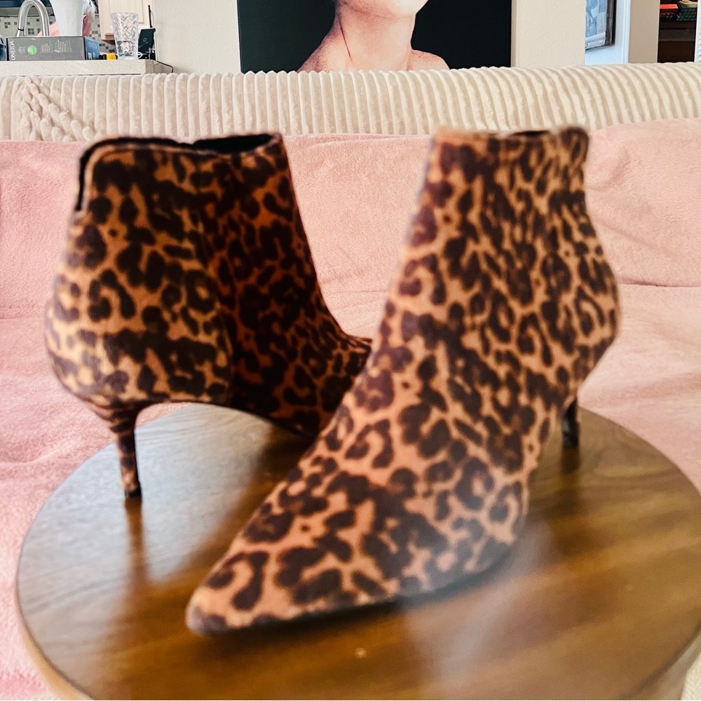 Charles by Charles David faux fur zipped bootie, Ladies Sz 10